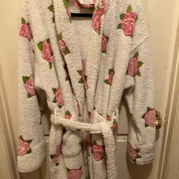 Aegean Apparel Roses Robe - Picture 1 of 4